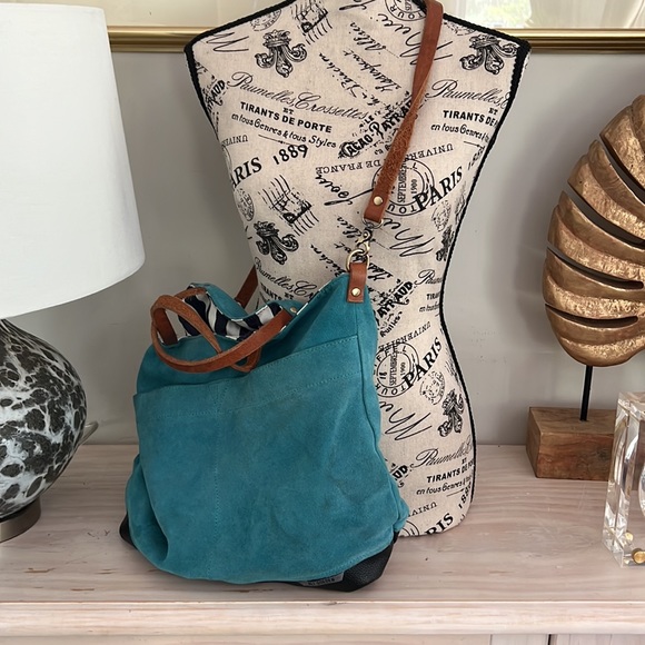 Ali Golden Suede Women’s Bag - Picture 3 of 7